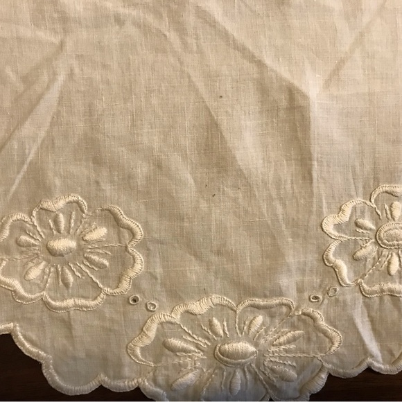 Set of 4 Vintage Linens - Picture 1 of 4